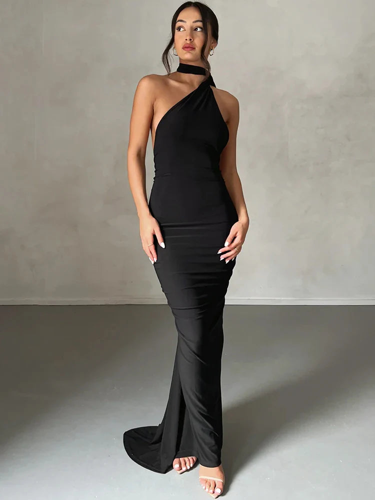 Maxi Dress élégante pour soirées, coupe ajustée et détail col asymétrique